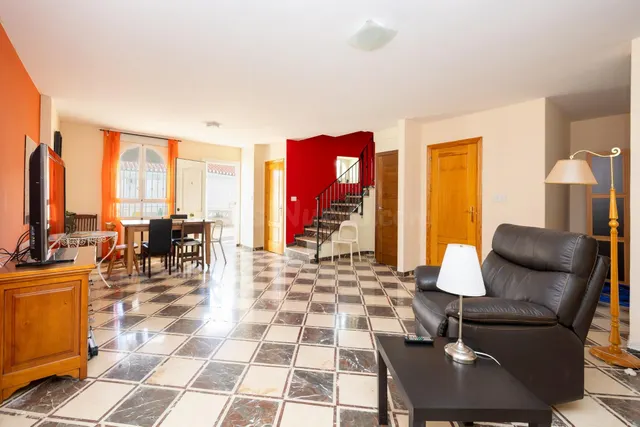 ¡Espectacular vivienda en Gójar con piscina propia! - foto 2