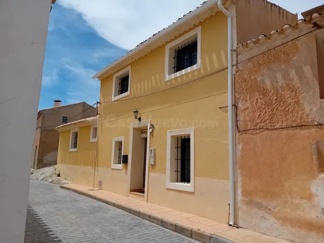 casa adosada completamente reformada en Almaciles