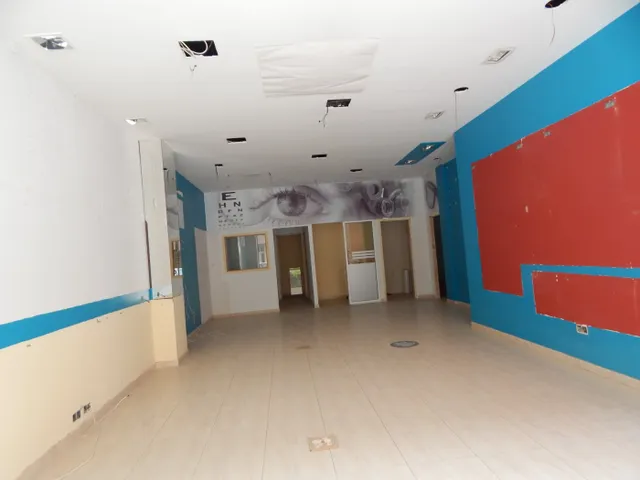LOCAL COMERCIAL EN PLANTA BAJA CON MUY BUENA UBICACIÓN, EN ONTINYENT — 2