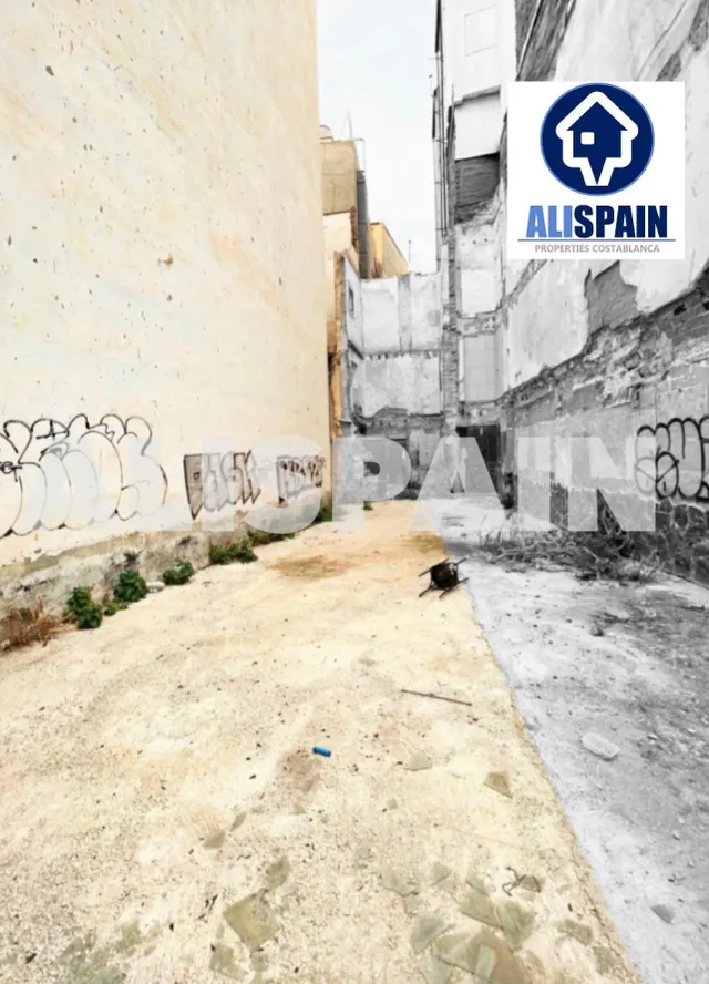 GRAN OPORTUNIDAD. Solar CON PROYECTO Y LICENCIA DE OBRAS en 