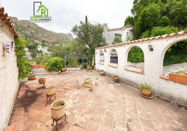 Chalet con gran parcela en Cogollos — 32