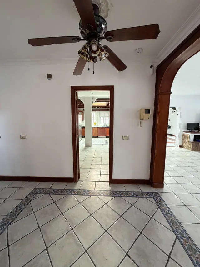 Villa con carácter, piscina privada y vistas al mar en Costa Adeje — 11
