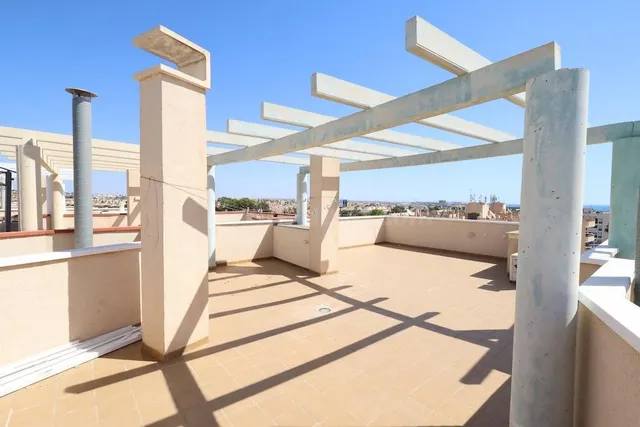 Atico con solarium privado y vistas al mar - foto 2