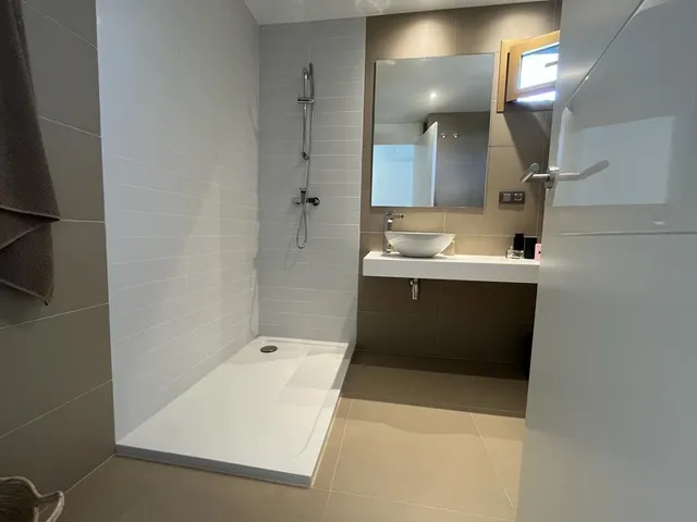 Se vende preciosos apartamento en Poniente con 2 dormitorios, 1 baño, parking y trastero — 15