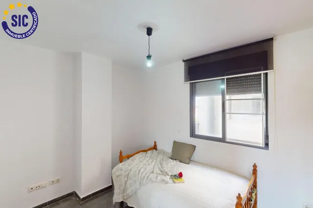Piso de 2 habitaciones, garaje y trastero en la zona Norte de Castellón frente al estadio Castalia — 21