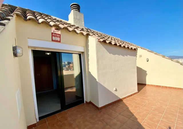 Alquiler Corta Temporada, Centro de Fuengirola, Atico 2 dormitorios: Una Vivienda Cuidada con Terrazas Soleadas — 16