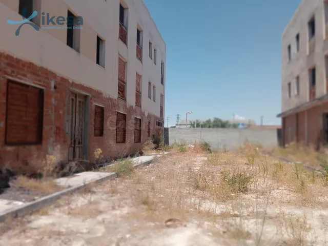 Venta de Edifício + 3 Pisos + 29 Apartamentos + Local + 33 T - foto 3