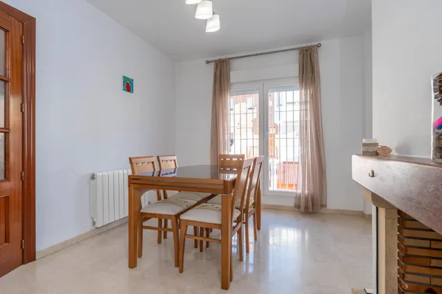 Espectacular chalet adosado en el Vial de Churriana de la Vega: eficiencia, confort y listo para entrar a vivir! — 12