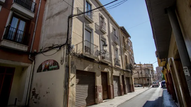 Dos edificios singulares ideal para rehabilitación o edificación — 2