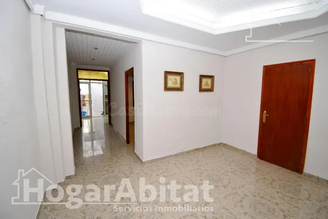 ¡EN PLENO CENTRO! GRAN CASA SEMIREFORMADA CON DOS TERRAZAS - foto 3
