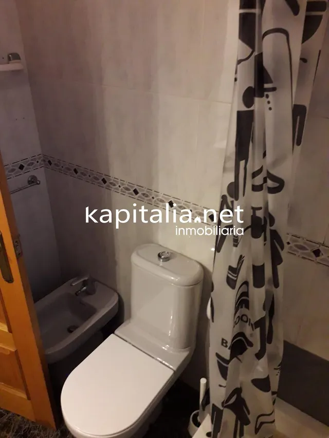 Estupendo piso a la venta en Valencia . — 8