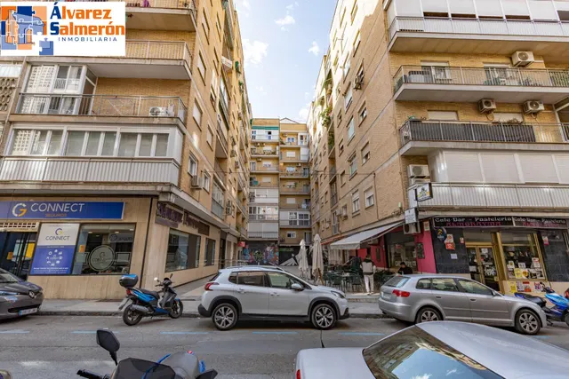 Piso con terraza y gran potencial junto a Camino de Ronda — 39