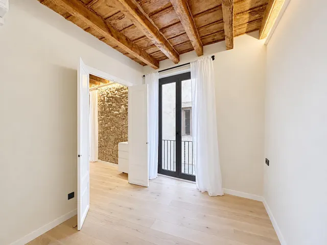 Elegante piso completamente reformado de 68 m2 en el corazón de Barcelona — 6