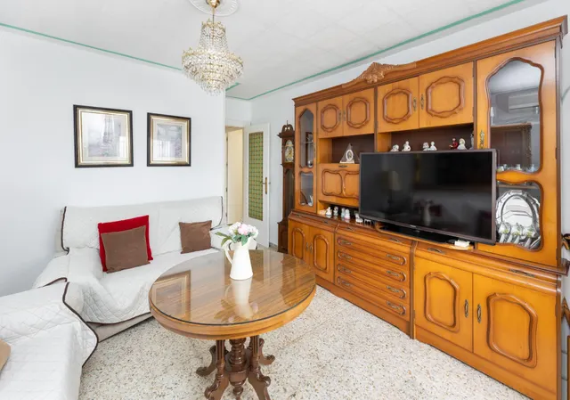 ¡Oportunidad única! Ático de 4 dormitorios y 2 baños con gran terraza frente al Colegio Agustinos (Arabial) — 20