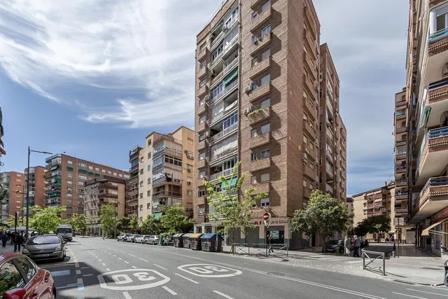 Piso reformado en Avenida Barcelona — 21
