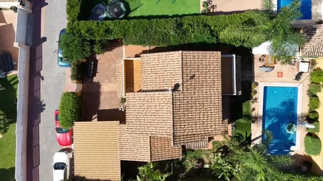 CHALET EN UNA DE LAS MEJORES URBANIZACIONES DE LLIRIA — 4