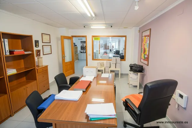 ¡Novedad! Venta de entresuelo, zona Reyes Católicos, 146 m2 — 25