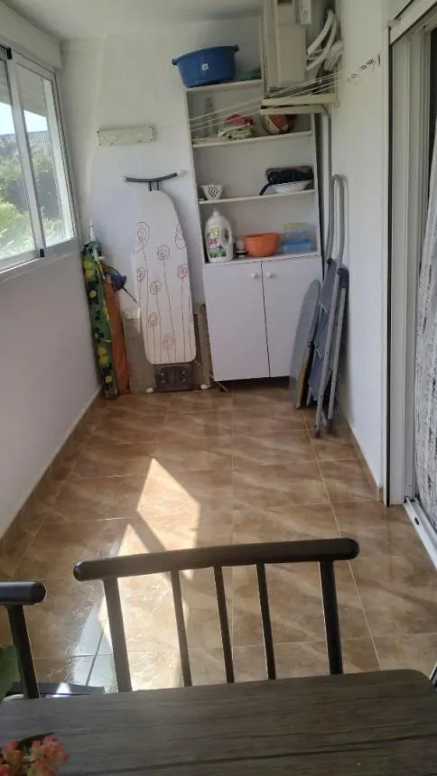 Apartamento reformado 2 hab 1 baño Torrevieja listo para vivir — 9