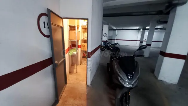 ¡ESTUPENDA PLAZA DE GARAJE CON TRASTERO EN AVENIDA DE ANDALU - foto 4