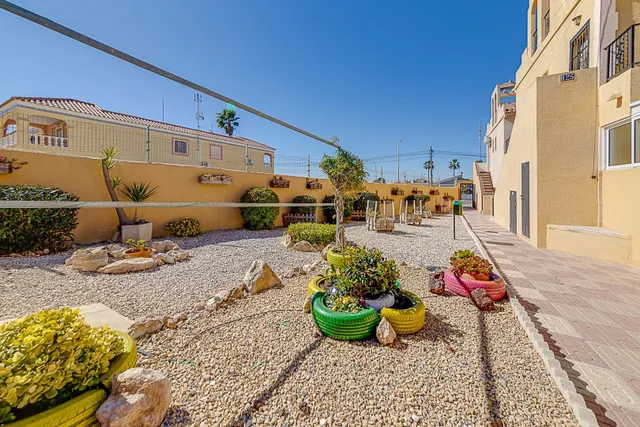 Impresionante bungalow de planta alta con solarium privado – El Chaparral, Torrevieja — 29