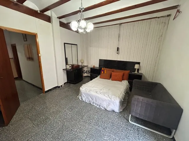 Casa de pueblo con patio y terraza en Rotglà i Corberà — 8