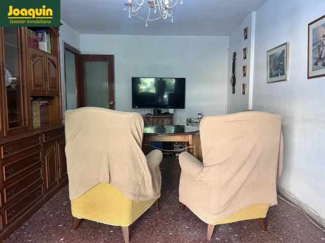 Amplio piso de 123 m2 con terraza y gran potencial en Santa Rosa — 4