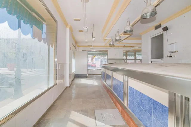 Local Comercial en la Calle San Miguel de Armilla — 12