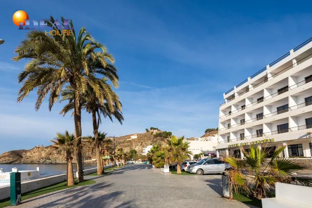 ESTUPENDO ATICO JUNTO AL MAR CON TERRAZA FANTASTICA — 6