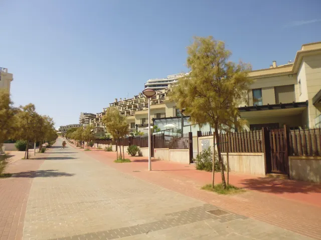 BUNGALOW EN URBANIZACIÓN CON PISCINA Y VISTA AL MAR — 12