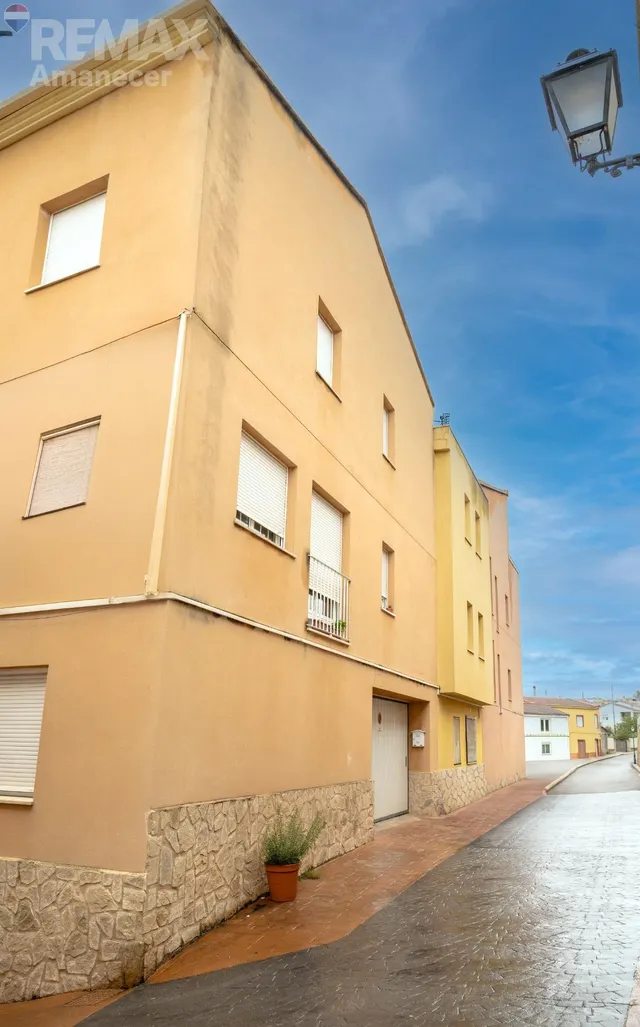 Casa en venta en Alfafara con 562 m2 y gran potencial — 24