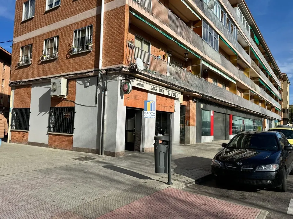 CAFÉ - BAR EN VENTA EN ZONA LAS VEGAS, JUNTO A LAS OFICINAS DE EMPLEO, ZAMORA CAPITAL.