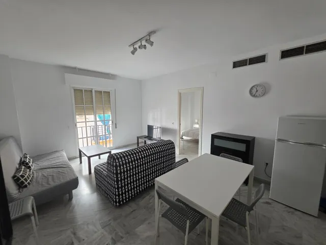 APARTAMENTO EXTERIOR CON ASCENSOR JUNTO AL PARQUE DEL PARLAMENTO — 8