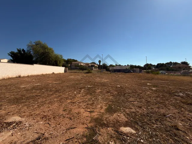 PARCELA URBANA DE 696 m2 EN MONTE COLORADO — CREA EL CHALET QUE IMAGINAS — 25