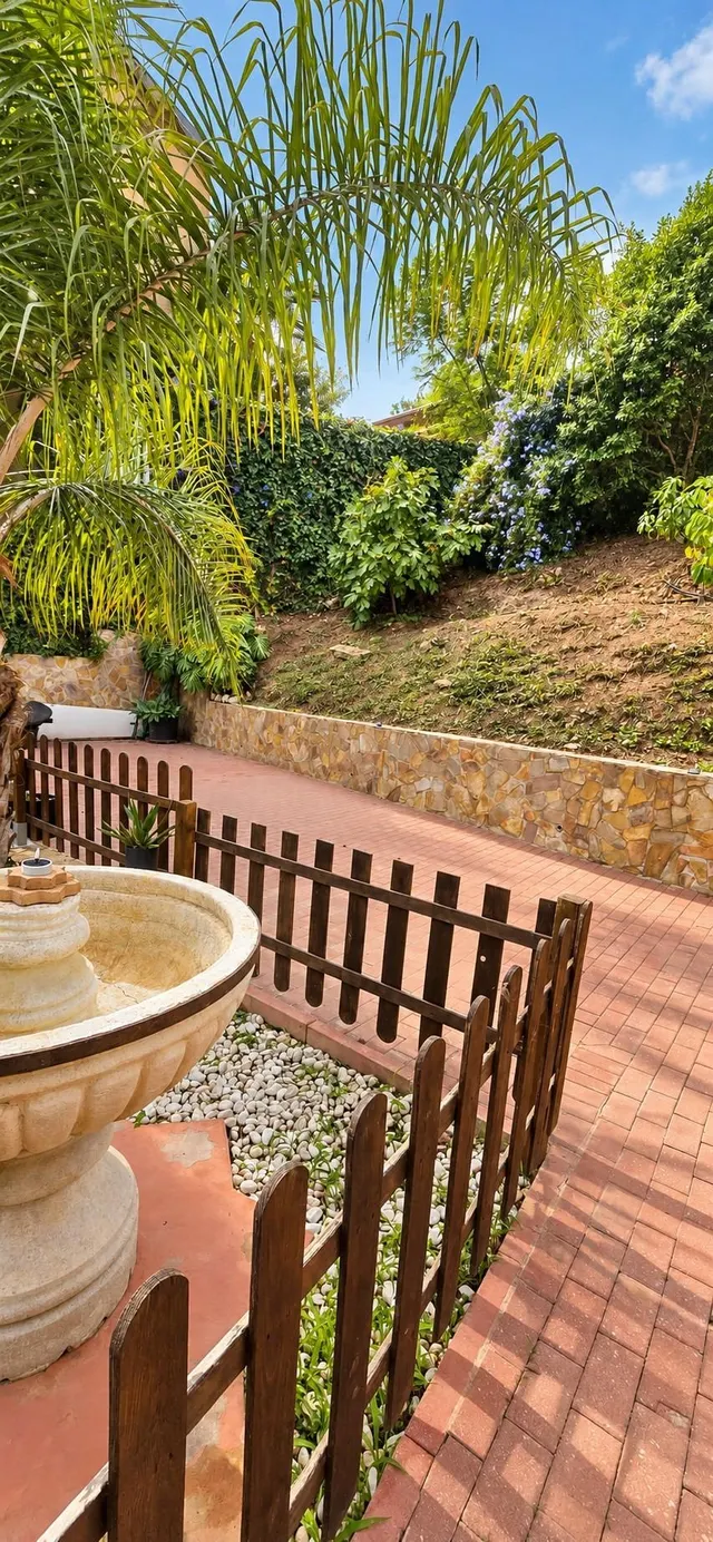 Exclusivo chalet con piscina y jardín en Pinares de San Antón (Málaga) — 38