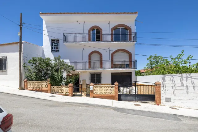 Apartamento con gran patio privado y cocina de verano, junto - foto 2