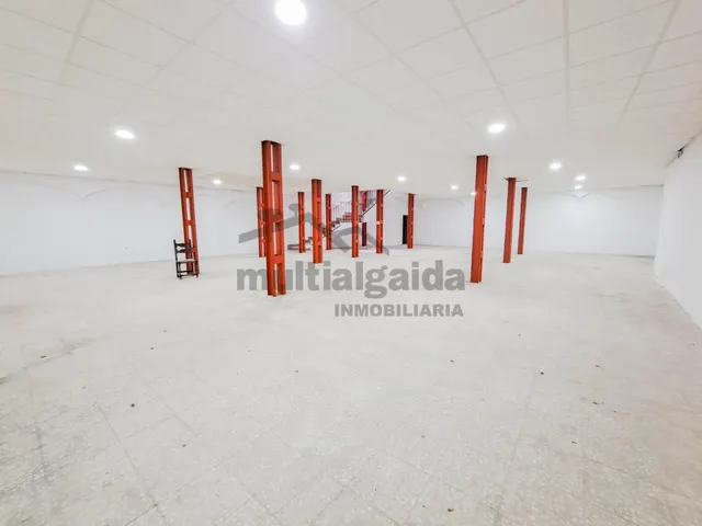 LOCAL EN EL CENTRO DE JEREZ — 2