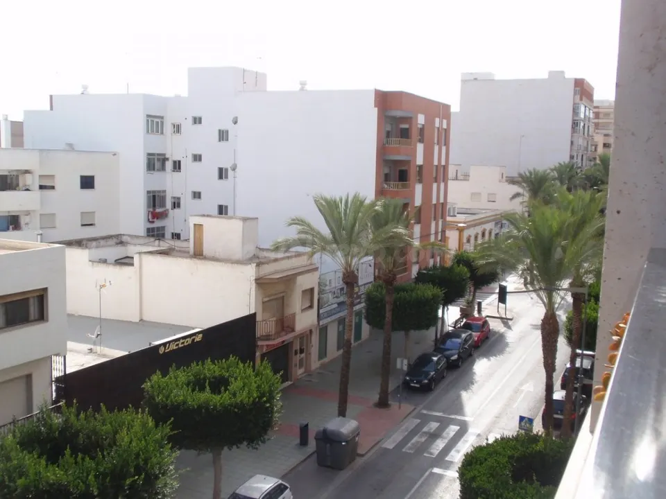 PISAZO DE 4 DORMITORIOS + GARAJE +TRASTERO en el CENTRO de EL EJIDO
