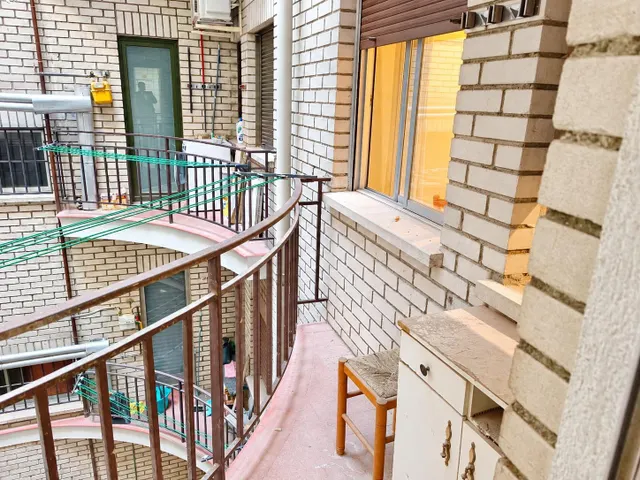 Luminoso piso con dos terrazas para reformar en Andrés Mellado, en excelente finca con portero y ascensor — 12
