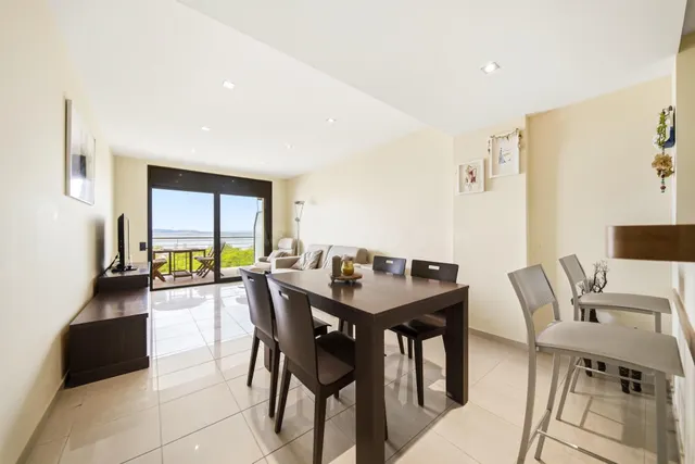 Apartamento en primera línea de mar en Santa Margarita - foto 2