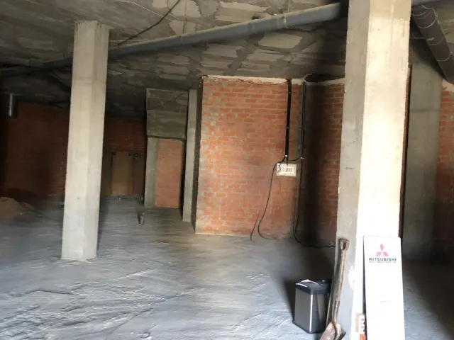 LOCAL COMERCIAL EN VENDA D'ENTITAT BANCARIA — 4