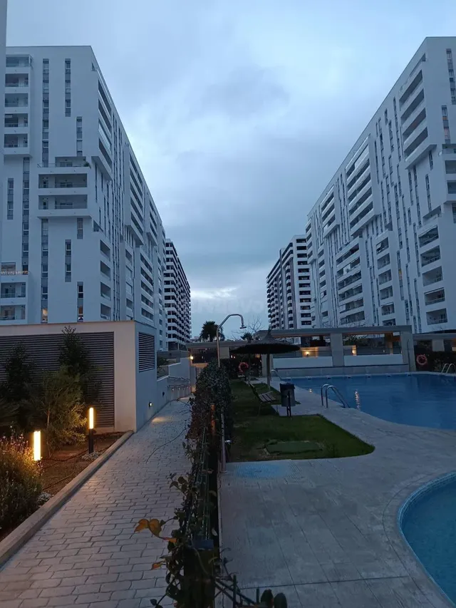Piso 4 habitaciones 142m² en alquiler - Malilla - foto 4