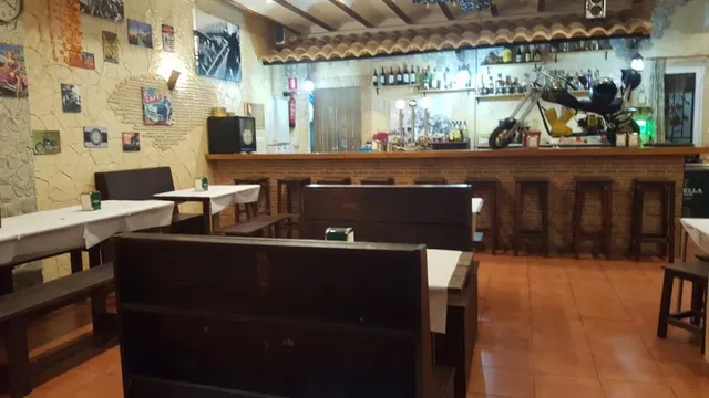 SE ALQUILA NEGOCIO — 3