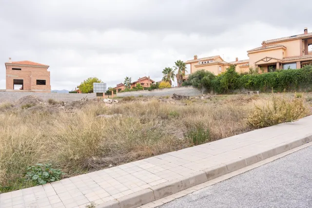 VENTA DE PARCELA EN LA URBANIZACIÓN CAÑADAS DEL PARQUE — 44