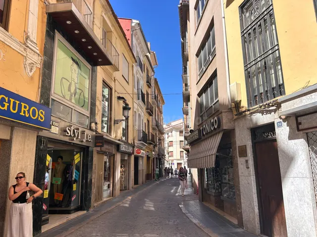 Ref. 08675 OPORTUNIDAD EDIFICIO COMPLETO EN EL CENTRO DE SEG