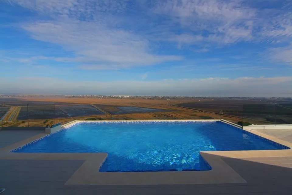 Villa Solana. Impresionante villa de nueva construcción en venta con vistas al mar