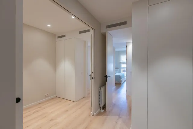 Piso reformado de diseño con terraza en Les Corts – Travessera de les Corts — 24