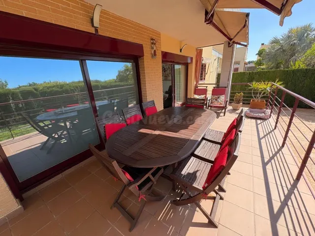 Exclusivo chalet de diseño con salón a doble altura, semisót - foto 4