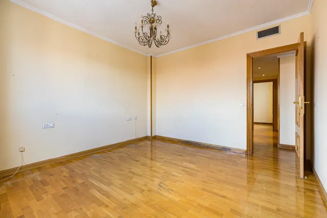Vivienda muy luminosa en plaza Cruz Roja — 9