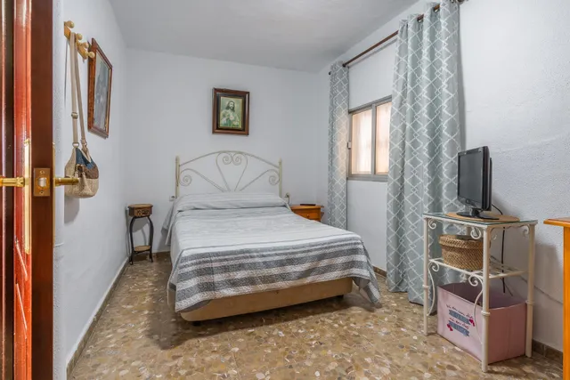 CASA DE DOS PLANTAS EN VENTA — 14