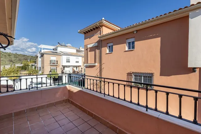 Casa pareada con piscina y vistas despejadas en Huétor Vega — 29
